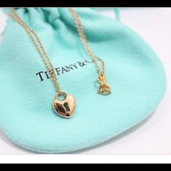 Tiffany & Co. Gold heart Lock necklace - Picture 4 of 4